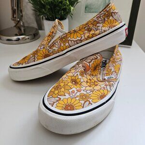 Like-New Classic VANS  SF Trippy Floral Slip-Ons